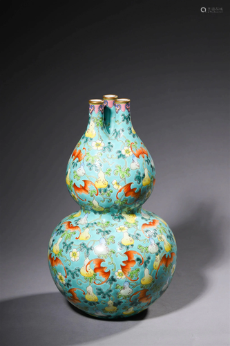 Famille Rose Three-Spouts Double Gourd-Shaped Vase