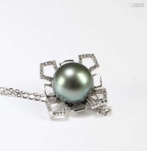 Seawater Black Pearl Pendant with Silver Necklace