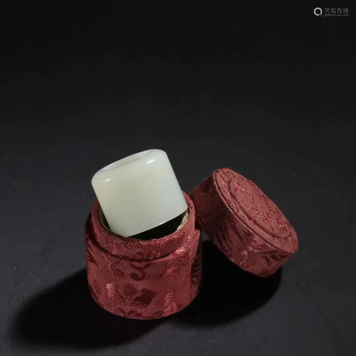 A Carved Riverbed Jade Archer's Ring