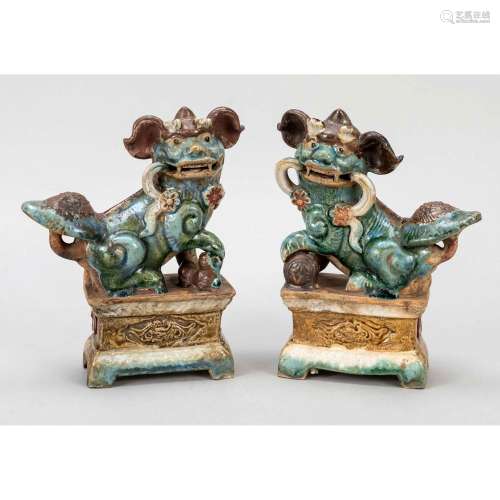Pair of Fo lions, China, proba