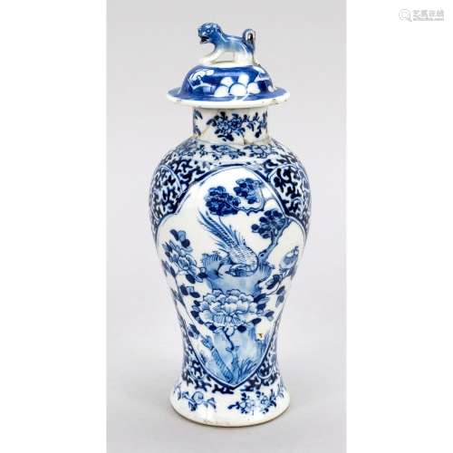 Blue and white lidded vase, Ch