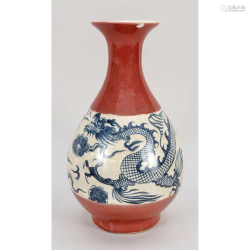 Dragon vase, China, 19th/20th