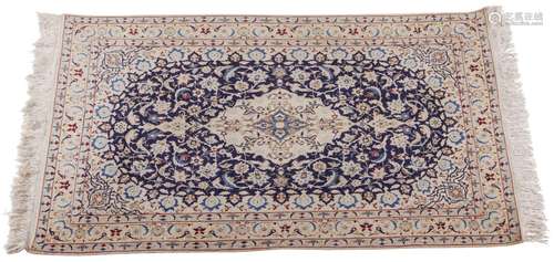 Silk,Wool, and Cotton Carpet Rug 7'8" x 4'2"