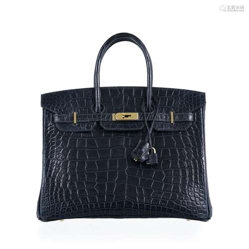 Hermès, sac Birkin 35 en alligator mat bleu nuit, 2004, bouc...