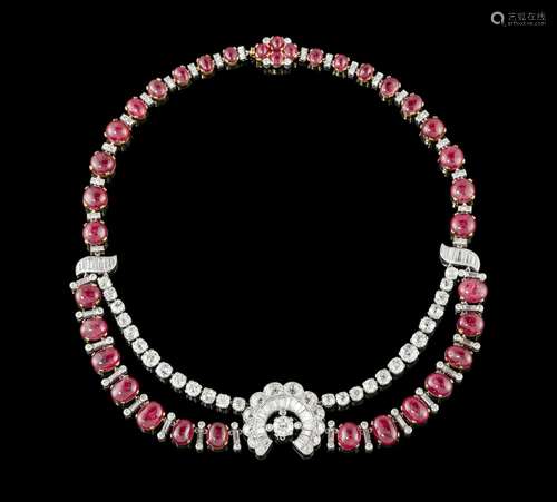 Collier années 1940-50 or 585 et platine serti de cabochons ...