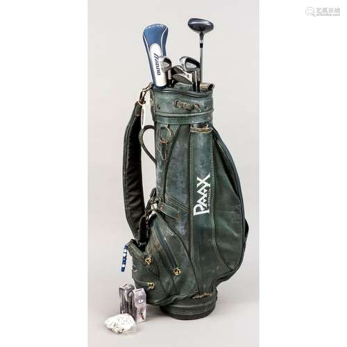 Golf bag with 8 clubs, green l