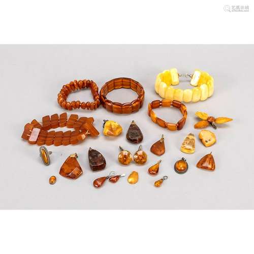 Mixed amber (over 20 pieces),