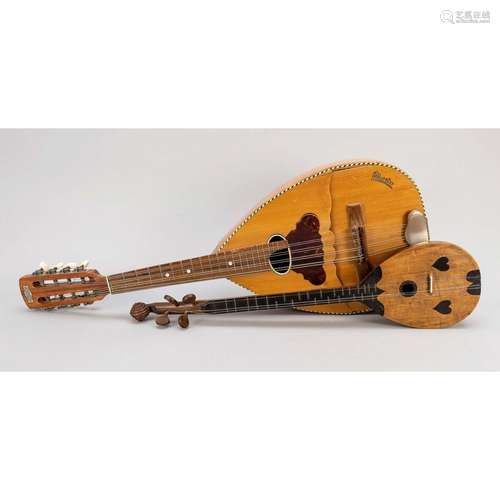 2 old stringed instruments, 19