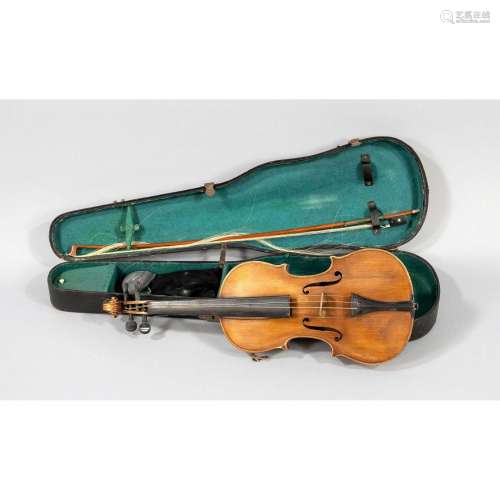 Violin in a case with a bow, u