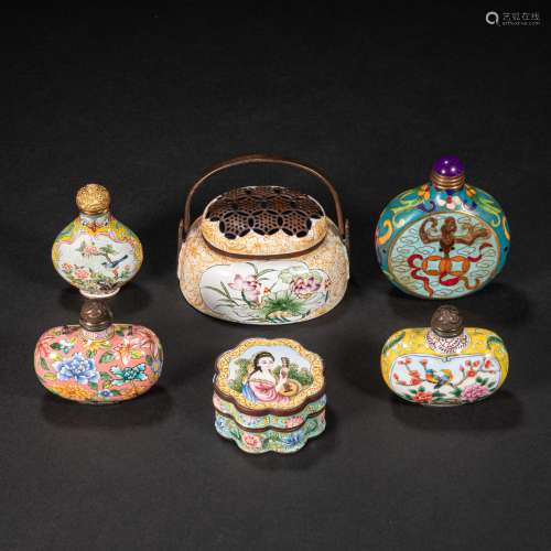 A SET OF CHINESE ENAMEL SNUFF BOTTLES, QING DYNASTY