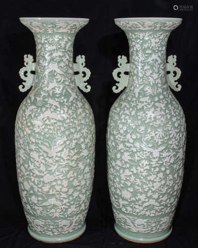 A PAIR OF CHINESE BEAN GLAZE BOTTLES, QING DYNASTY
