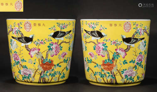 A PAIR OF CHINESE PASTEL FLOWER POTS, QING DYNASTY