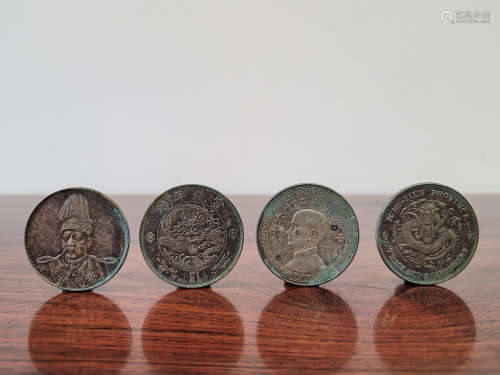 A GROUP OF CHINESE ANCIENT SILVER COINS