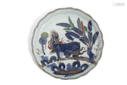 A KO-IMARI ‘KIRIN’ PORCELAIN FOLIATE RIM DISH JAPAN, EDO PER...