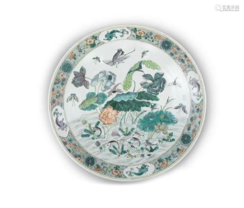 A LARGE FAMILLE VERTE ‘LOTUS POND’ PORCELAIN SHALLOW DISH CH...