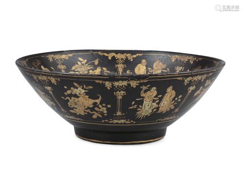 A LARGE GILT AND BLACK LACQUERED CHINESE EXPORT PAPIER MACHE...