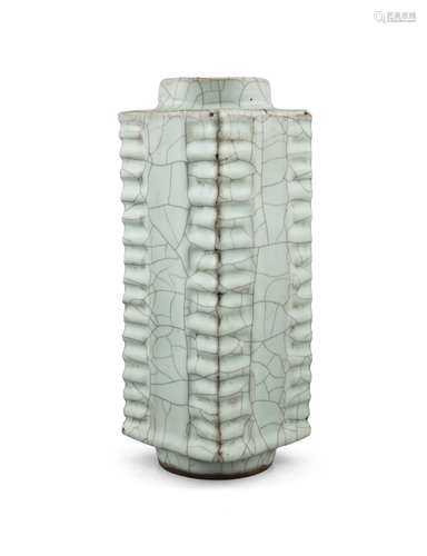 *A GE OR GEYAO TYPE CRACKLED CELADON GLAZED PORCELAIN VASE O...