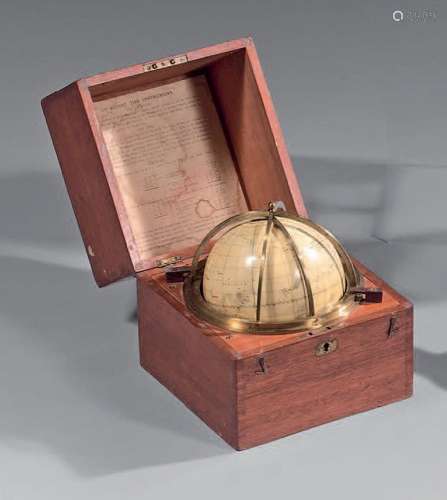 Instrument de marine sous la forme d'un globe céleste po...