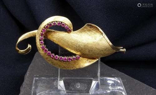 BROOCH