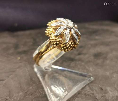 BRILLANT-RING IN FLOWER SHAPE