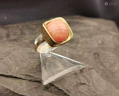 RING WITH RHODOCHROSITE