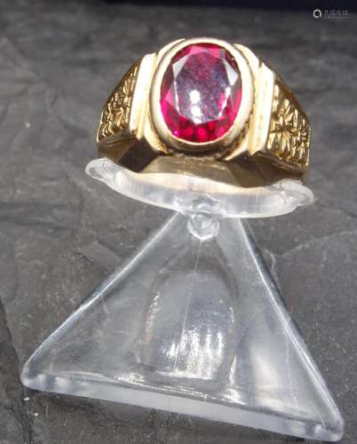 RING WITH RUBY - 14 ct red gold