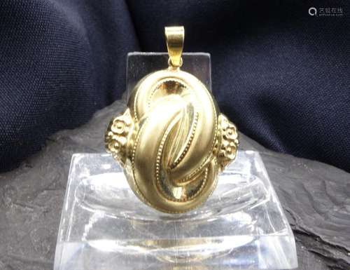 PENDANT WITH INFINITY SYMBOL