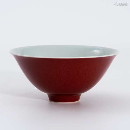 清代红釉碗 A red glaze bowl in Qing Dynasty