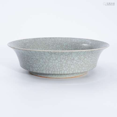 清代仿哥釉碗 A imitation Ge glaze bowl in Qing Dynasty