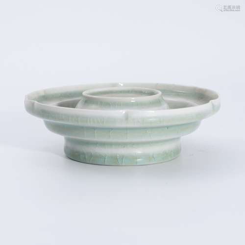 宋代湖田窑盏托 A cup holder from Hutian ware in Song Dynasty