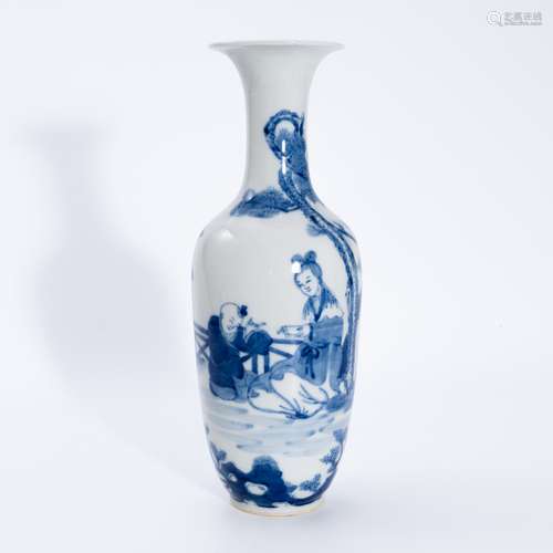 清代青花人物瓶 A underglaze blue vase with figures in Qing D...