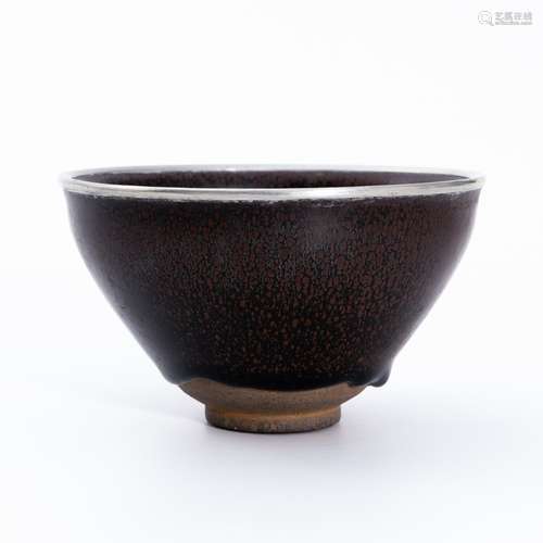 宋代建窑油滴盏 A cup with oil drop pattern from Jian ware in...