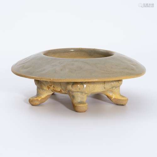 宋代耀州窑行炉 A incense burner from Yaozhou ware in Song Dy...