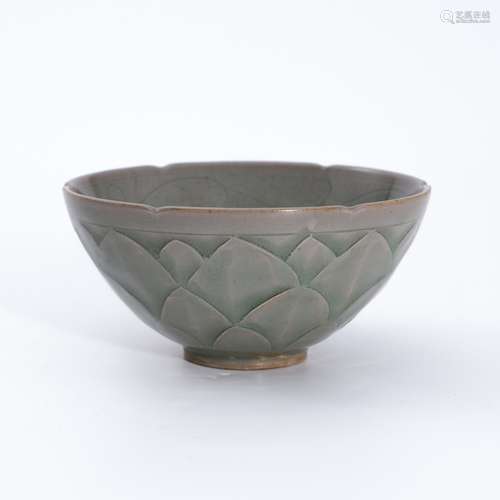 宋代耀州窑莲瓣碗 A lotus petal shape bowl from Yaozhou ware ...