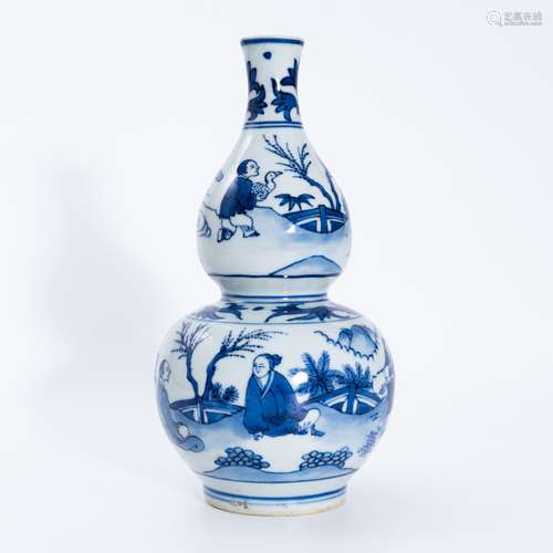 明代青花人物葫芦瓶 A underglaze blue gourd-shaped vase with ...