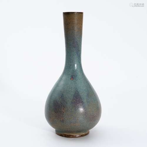 金代钧窑长颈瓶 A vase from Jun ware in Jin Dynasty