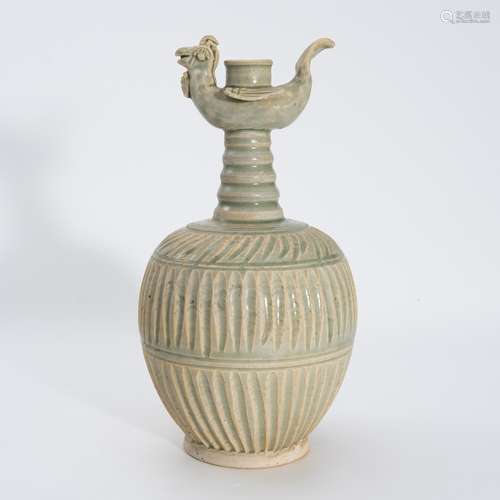 宋代鸡首瓶 A chicken head shape vase in Song Dynasty