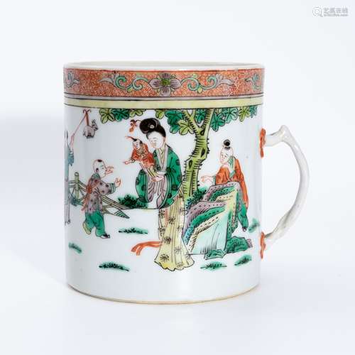 清代五彩人物杯 A famille verte cup with figures in Qing Dyna...