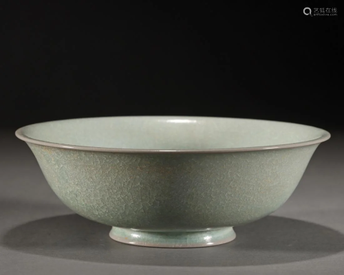 A Chinese Chinese Ru-ware Bowl Song Dyn.