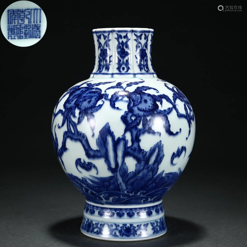 A Blue and White Peaches Vase Qing Dyn.