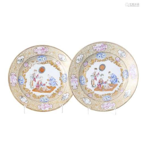 Pair of Chinese porcelain 'Mandarin' plates, Qianlong