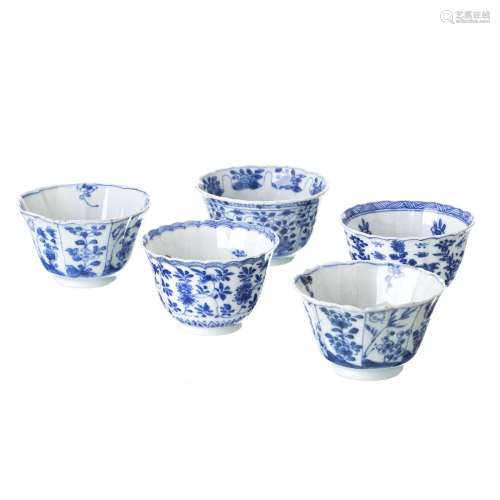 Five porcelain Chinese porcelain teacups, Kangxi