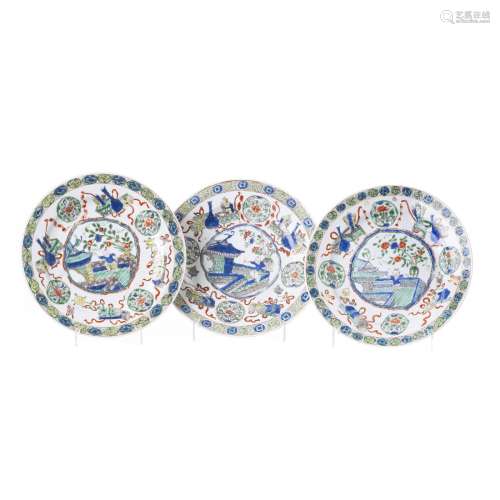 Three 'famille verte' plates in Chinese porcelain, Kangxi