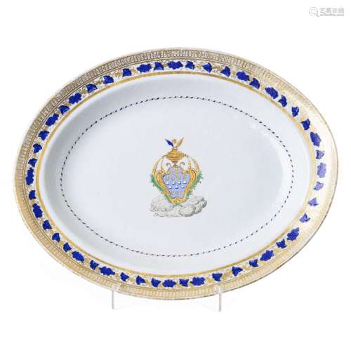 Armorial platter in Chinese porcelain, Jiaqing