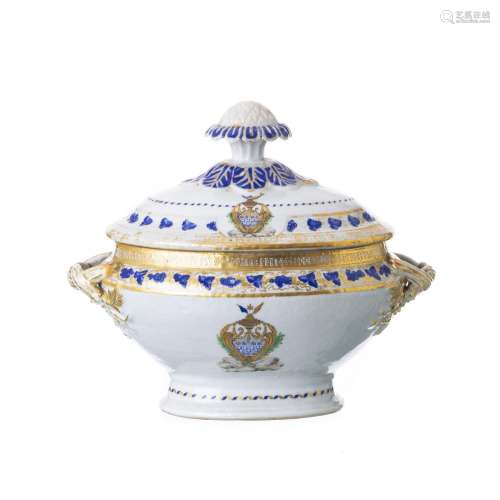 Chinese porcelain Armorial tureen, Jiaqing