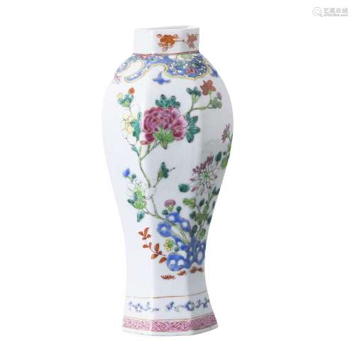 Chinese porcelain wall planter, Qianlong