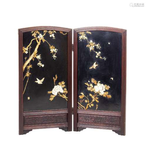 Japanese screen in hardstones and lacquer