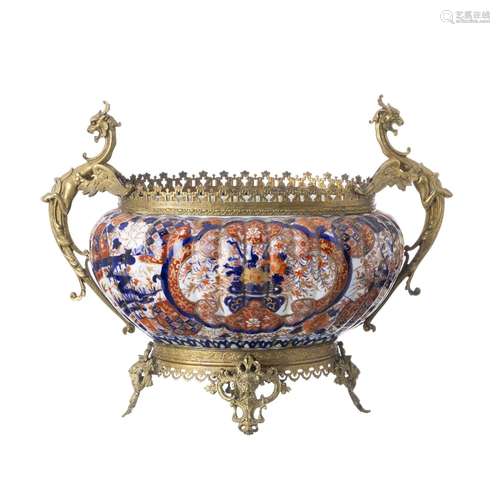 Japan Imari planter with gilt bronze mount