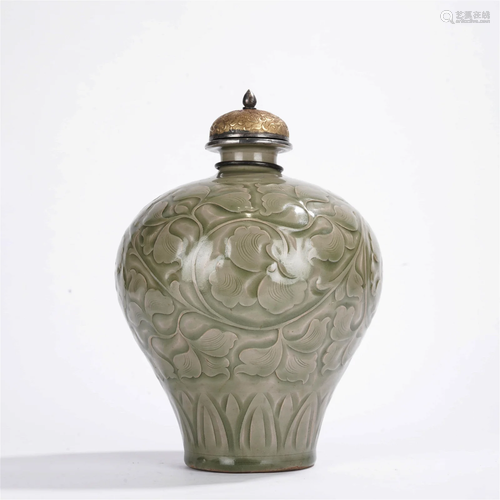 Green-Glaze Flower Meiping Vase