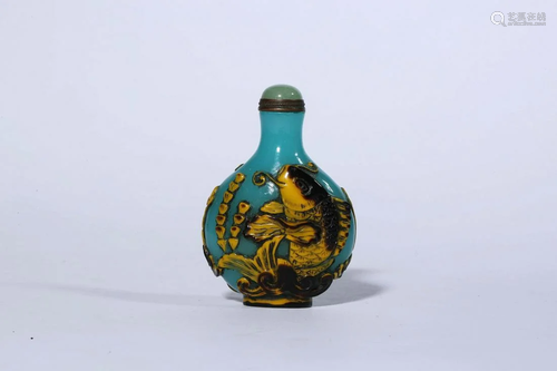 Blue Ground Golden Koi Snuff Bottle